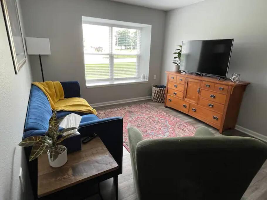 The Bernice - 2 Bedroom Apt In Quilt Town, Usa Hamilton Екстериор снимка